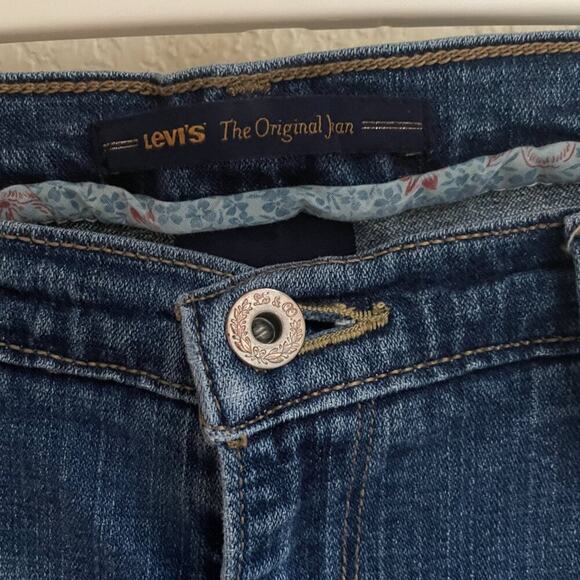 Levi's Boyfriend Jeans, Size 8M - Picture 7 of 9